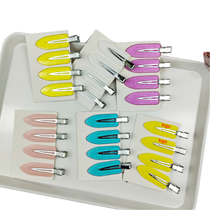 MIO Juego de 4 Pinzas para el Cabello Sin Pliegues, Color Sólido, Pinza para el Cabello Sin Dobleces para Niñas y Damas, Hechas de Plástico - Product Image 1