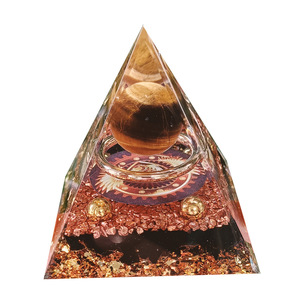 Adorno de Pirámide de Cristal, Resina Epoxi, Decoración de Escritorio, Decoración del Hogar, Regalo, Impresión UV, Grabado Interno - Product Image 5