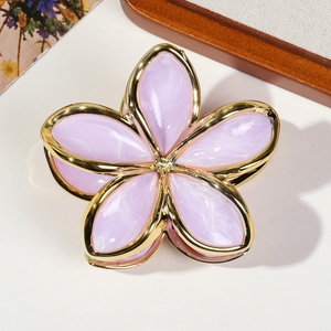 Nouvelle pince à cheveux style Ins en plumeria, finition électroplaquée, indispensable pour les vacances d'été et le quotidien, parfaite pour la plage. - Product Image 3
