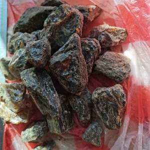 उच्च गुणवत्ता वाले प्राकृतिक काले राल क्रिस्टल एम्बर पत्थर थोक - Product Image 4