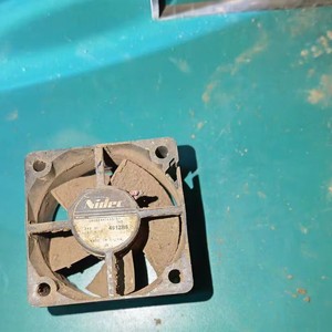 Ventilador Inverter Nidec U40G24MS6A5 51 24V DC de 4cm con Doble Rodamiento de Bolas para Uso Industrial - Product Image 1