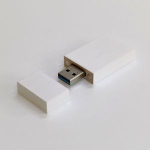 แฟลชไดรฟ์ USB ไม้ไผ่สั่งทำได้จากโรงงานกล่องของขวัญสไตล์ INS เป็นมิตรกับสิ่งแวดล้อม - Product Image 1