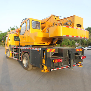 En stock: Grúa móvil telescópica hidráulica Elorry 16T 4X2 con motor Yunnei de 150 hp, altura de elevación de 30M y pluma amarilla. - Product Image 6