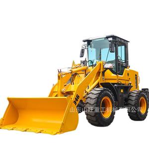 Véhicule de nettoyage de fumier agricole à quatre roues motrices avec bras de préhension extensible, modèle Small 940 Short-Legged 958 - Product Image 5