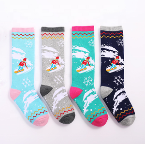 Vente en gros <span class=keywords><strong>de</strong></span> chaussettes <span class=keywords><strong>de</strong></span> sport d'hiver pour enfants semelle coussinée Chaussettes tubulaires en coton tricoté pour adolescents garçons - Product Image 4