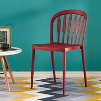 Chaises de salle à manger en plastique empilables écologiques en gros, chaises colorées pour restaurants et cafés