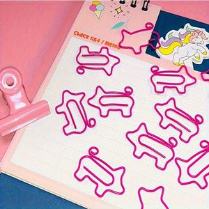 Marque-page en forme de cochon, en métal rose, forme de dessin animé, réutilisable, pour décoration de bureau, 2,8 cm x 2 cm - Product Image 2