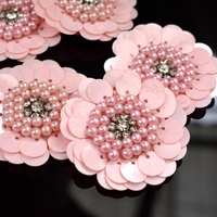 Patchs de fleurs roses mignons en sequins à coudre sur les jeans, les vêtements, les perles, les accessoires de décoration, les appliques DIY
