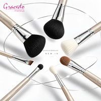 Ensemble de 7 pinceaux de maquillage professionnels personnalisés pour le visage, les yeux et le correcteur, kit cadeau beauté haut de gamme, manches en bois pour les marques de produits de beauté en marque blanche