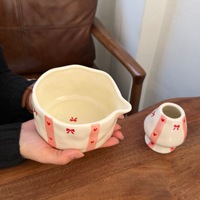 Bol à matcha mignon en forme de fraise avec support, bol à matcha japonais traditionnel, bol en céramique Chawan pour mélanger le matcha