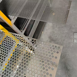 Tôle en aluminium perforée galvanisée avec trous ronds 1220x2440mm 1mm d'épaisseur pour application d'écran - Product Image 5