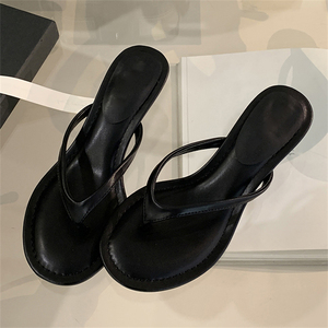 Chanclas de playa informales de moda de verano 2025 para mujer, transpirables, suaves y cómodas con dedos expuestos, nuevo diseño de plataforma de estilo - Product Image 4