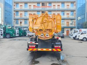 Camión de Succión/Desagüe Dongfeng de 2 Ejes Personalizado de 12000L con Motor Yuchai y Control Remoto, para Dragado de Tuberías y Recolección de Residuos de Fosas Sépticas - Product Image 6