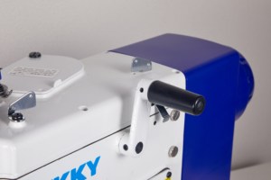 Machine à coudre industrielle domestique JUKKY à entraînement direct haute vitesse pour boutonnières droites sur tissus ordinaires - Product Image 3