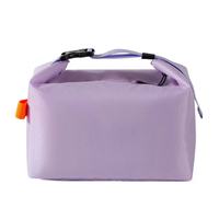 Cooler Caddy (Sac isotherme souple en polyester de 10 litres, doublure imperméable, ouvre-bouteille intégré, se plie à plat)