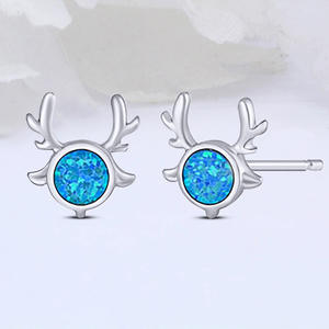 Boucles d'oreilles clous en argent E3769 en forme de cerf avec opale blanche sertie clos, bijoux fantaisie mignons pour femme, cadeau - Product Image 3