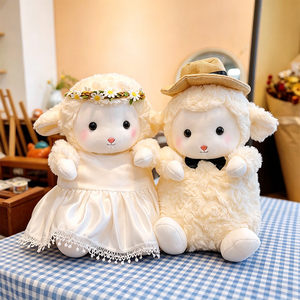 Peluche d'agneau douce personnalisée en gros, adorable <span class=keywords><strong>mouton</strong></span> en peluche avec chapeau de paille et robe marguerite, couple d'agneaux pour cadeau de mariage - Product Image 3