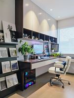 Table PC de style industriel sur mesure avec étagère et rangement latéral, mobilier de travail pour appartement loft