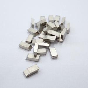 ใบเลื่อยวงเดือนแบบซินเทอร์ทิป OEM รุ่น YG6/YG8 สำหรับเลื่อยวงเดือน TCT รุ่น JZ4125 พร้อมเม็ดมีดสำหรับงานไม้ - Product Image 1