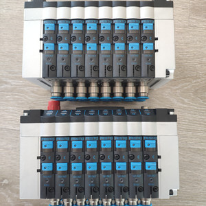 วาล์ว Festo รุ่น Island 10P 14 8A D1 N U 8C GC 24V DC ช่องต่อ 1/4 นิ้ว วาล์วควบคุมอุณหภูมิปกติ - Product Image 1
