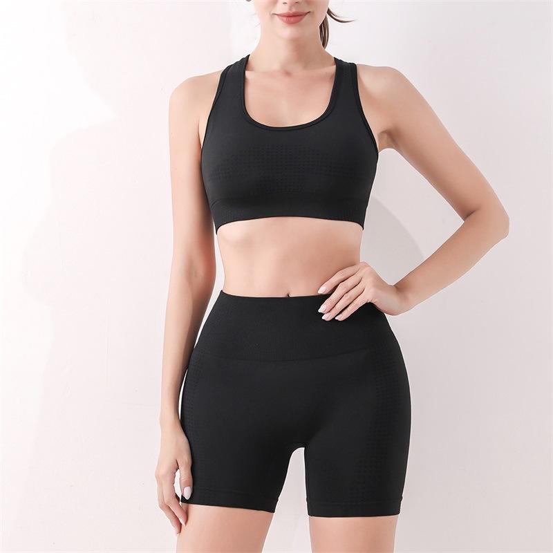 กางเกงขาสั้นสีดำ