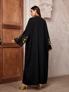 Nouveau <span class=keywords><strong>Style</strong></span> Noir Artisan Ouvert Abaya Gaze Manches Bloom Broderie Whisper Élégance Moderne <span class=keywords><strong>Khaleeji</strong></span> Opulence - Product Image 6
