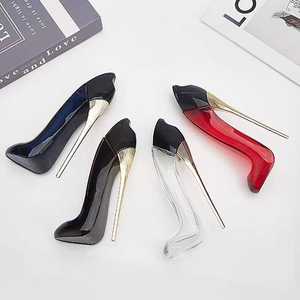 Flacon de <span class=keywords><strong>parfum</strong></span> vide en forme de chaussures à talons hauts en cristal personnalisé, élégant flacon en verre en forme de chaussures à talons hauts, flacon de <span class=keywords><strong>parfum</strong></span> - Product Image 1