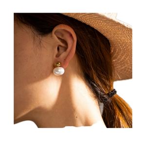 Boucles d'oreilles tendance personnalisables en acier inoxydable plaqué or 18 carats, étanches, avec perles et boules volumineuses pour femmes - Product Image 2