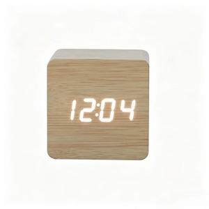 Reloj de Mesa Inteligente LED de Madera con Pantalla Digital de Hora, Luz Nocturna y Alarma para Dormitorio, Hogar u Oficina - Product Image 5
