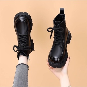 Mocassins pour hommes de haute qualité, marron, à bout bas, en cuir britannique lavé et de style rétro, fabriqués à la main avec une couture Goodyear. - Product Image 3