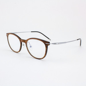 Pinellas - Gafas ultraligeras de titanio y madera - Product Image 1