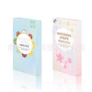 Smilekit ha mejorado sus tiras blanqueadoras en seco con sabores a frutas y flor de cerezo. - Product Image 3