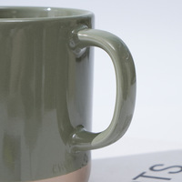 Tasse en céramique unie avec logo personnalisable, résistante aux hautes températures, style moderne et minimaliste, pour café domestique