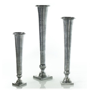Vase à fleurs en métal de fer de haute qualité décoratif pour la maison martelé or Rose Design de luxe dessus de table fleurs Vase d'affichage - Product Image 6