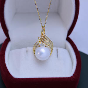 Collar de Plata S925 Estilo Carretera con Colgante de Perla de Agua Dulce Blanca Redonda de 11-12 mm con Luz Intensa y Pequeñas Imperfecciones - Product Image 1