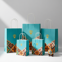 Sacs en papier kraft colorés avec logo, sacs d'emballage personnalisés imprimés pour la vente au détail et les cadeaux, sacs en papier personnalisés imprimés de luxe