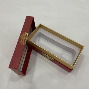 Scatola di imballaggio in cartone rigido regalo di lusso lucido personalizzato con Logo per anziani in rilievo - Product Image 2