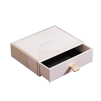 Boîte à bijoux de luxe blanche personnalisée avec logo, cadre doré, emballage coulissant en carton, organisateur de colliers et bagues en gros