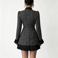 Robe courte élégante pour femme en tweed noir à manches longues, col à nœud, boutons perlés sur le devant, ourlet plissé, idéale pour le bureau ou les soirées