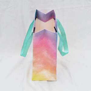 Sac en papier d'emballage pour petites entreprises imprimé arc-en-ciel personnalisé, sac cadeau avec votre propre logo - Product Image 4