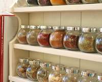 202510 Étagère à épices en bois murale à trois niveaux pour mur de cuisine Solution d'organisation de cuisine pratique