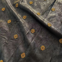 Tissu en daim avec broderie de perles tubulaires lourdes, nouvelle collection automne-hiver, en stock, vente en gros, vestes, manteaux, sacs à main, coussins