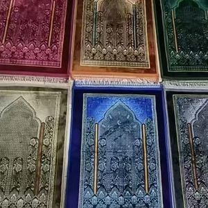 Tapis de prière uni avec pompons, tapis de prière musulman, tapis de mosquée, tapis en polyester - Product Image 4