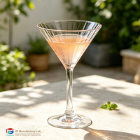 Verre à cocktail Club Bar Ribbon, verre à martini à bord festonné, verre à martini réutilisable en plastique à rayures verticales
