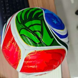 Pallone da <span class=keywords><strong>Calcio</strong></span> Termosaldato Senza Cuciture di Alta Qualità Taglia 5 per il <span class=keywords><strong>Campionato</strong></span> <span class=keywords><strong>Mondiale</strong></span> di <span class=keywords><strong>Calcio</strong></span> 2026, Ideale per l'Allenamento - Product Image 4