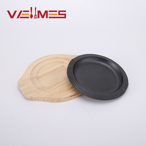 Piastra Rotonda in Ghisa Pretrattata Antiaderente per Bistecche, Vassoio di Servizio in Legno, Piatto da Griglia Multimisura per BBQ Coreano e Steakhouse - Product Image 2