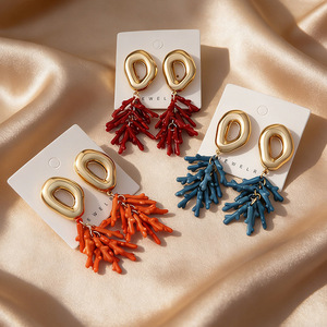Nouvelles Boucles d'oreilles pendantes en <span class=keywords><strong>corail</strong></span> marin pour femmes, au design unique et spectaculaire, idéales pour les vacances, bijoux en métal, vente en gros transfrontalière - Product Image 2