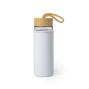 Bouteille d'eau avec bouchon en verre et bambou, merchandising durable - Product Image 1