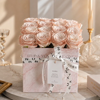Boîte à fleurs carrée en marbre recyclé de luxe, ruban personnalisé, bouquet de roses, boîte cadeau pour la fête des mères, la Saint-Valentin, un mariage