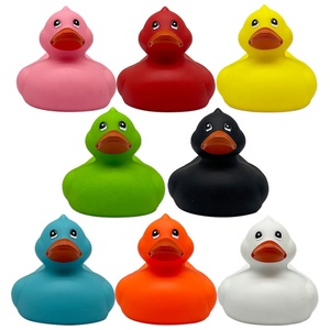 Atacado Bulk Plastic Custom Logo Plain 2 polegadas 5cm PVC Preto Rosa Vermelho Banheira Squeaky Amarelo Banho Pato Brinquedos Rubber Duck